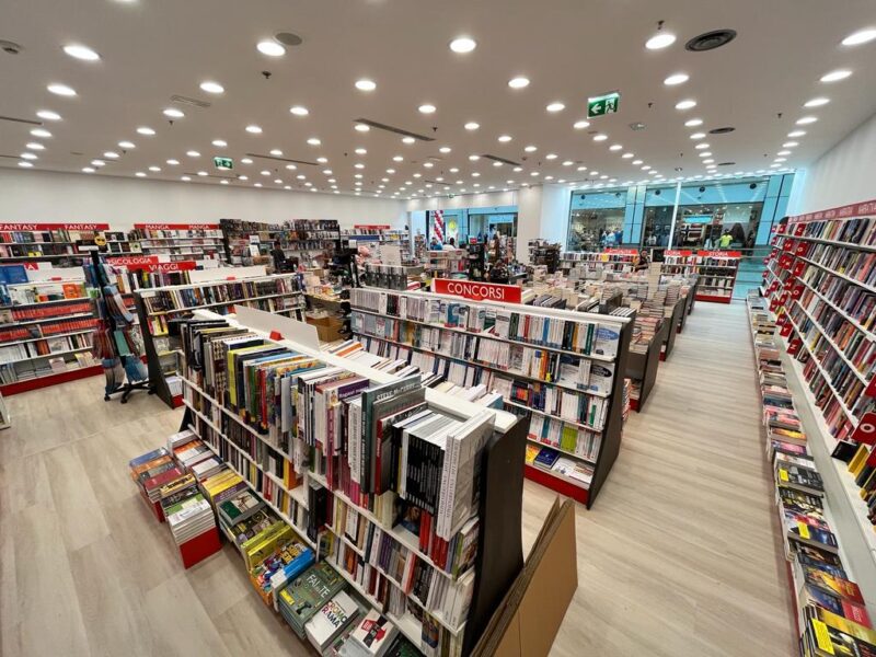 Libreria Mondadori - Image 6