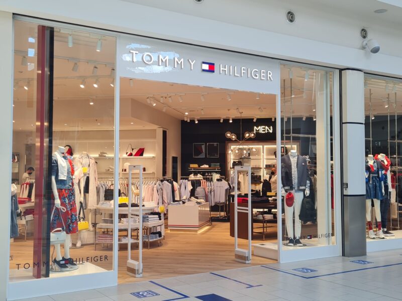 Tommy Hilfiger - Image 2