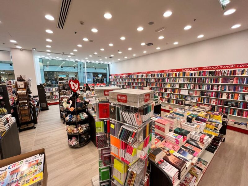 Libreria Mondadori - Image 5